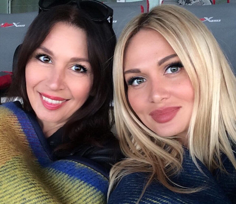 Виктория Лопырева и ее 57-летняя мама выглядят как ровесницы Виктория Лопырева, возраст, красота, мама