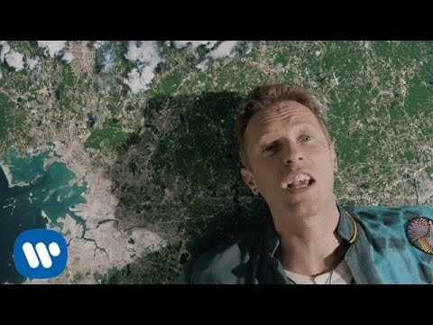 Захватывающий видеоряд к песне "Up&Up" группы "Coldplay" Захватывающий видеоряд к песне "Up&Up" группы "Coldplay"
