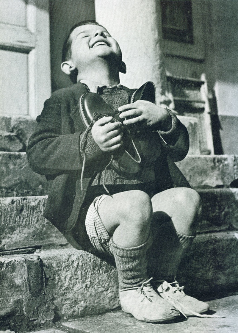 Австрийский мальчик, получивший новые туфли во время Второй мировой войны история, факты, фото
