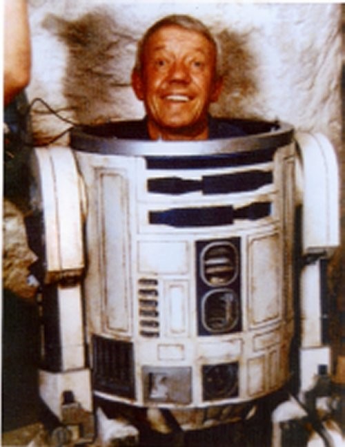Печальное известие, умер актер сыгравший R2-D2 