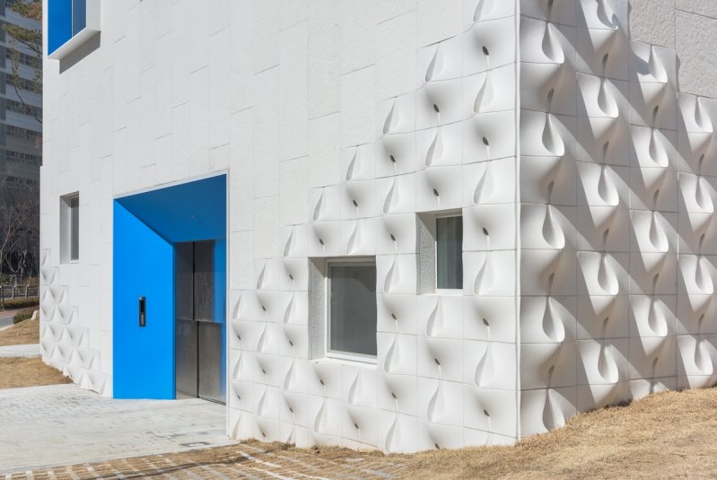 Эти неприглядные панели-карманы могут полностью преобразить фасад здания креатив, стена, цветы