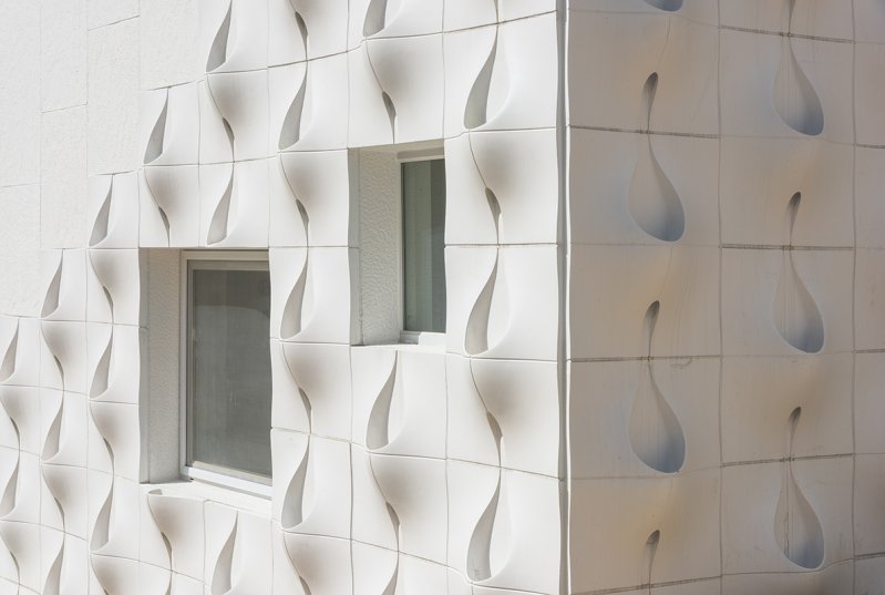 Эти неприглядные панели-карманы могут полностью преобразить фасад здания креатив, стена, цветы