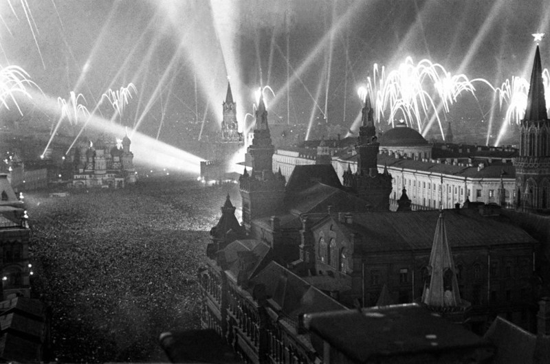 1. Празднование Дня Победы, Москва, 1945 год.  история, мир, фотография