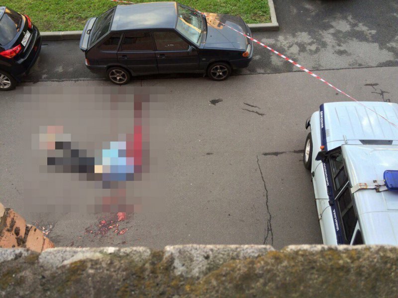 Студент бросился с балкона в Санкт-Петербурге Студент бросился с балкона в Санкт-Петербурге