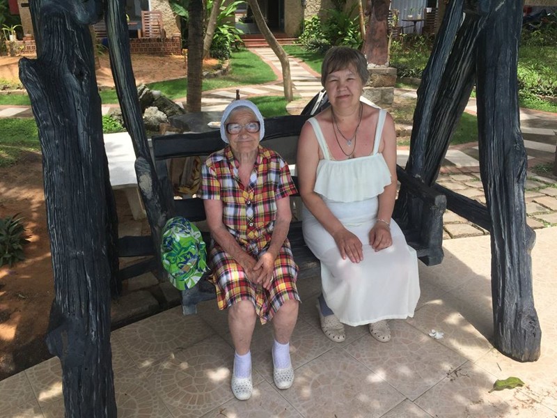 89-летняя баба Лена ездит по всему миру на свою российскую пенсию Вьетнам, бабушка, знай наших, пенсия, путешествие