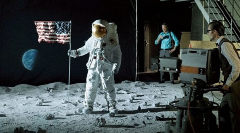 Поддельно-бодрые астронавты, или Голливуд от НАСА? лунная программа, обман, сша