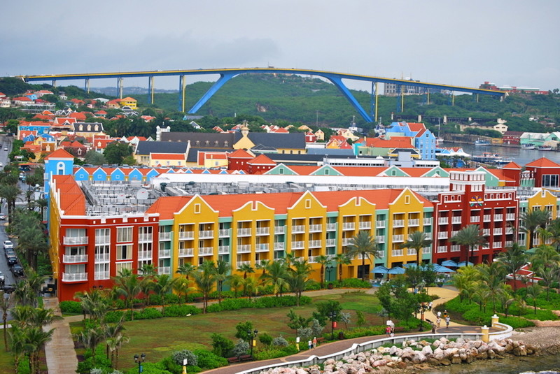 Willemstad, Curacao, Caribbean архитектура, пейзаж, разноцветные города, юмор