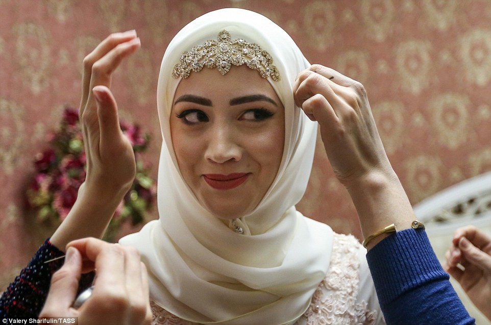 Без родных и танцев: как проходит свадьба для чеченской невесты невеста, свадьба, чечня