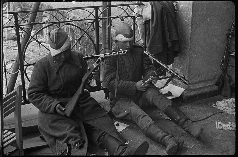 «Рана — раной, а дело — делом». Берлин. Май, 1945 год вов, история, ретрофото, фотографии