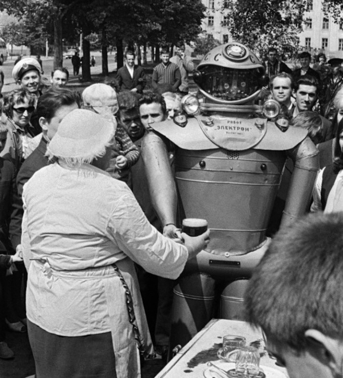 Советский робот "Электрон", 1969 год, Калининград историческое фото, история
