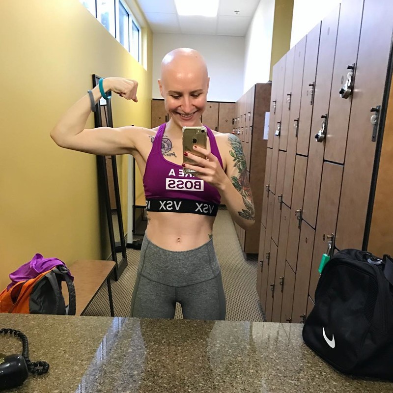 23-летняя культуристка борется с раком — и публикует это в Instagram Instagram, болезнь, спорт