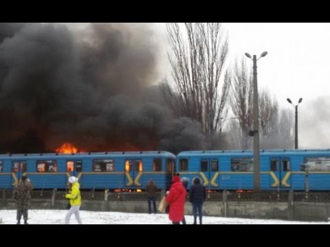 Крупный пожар в на рынке в Киеве Крупный пожар в на рынке в Киеве