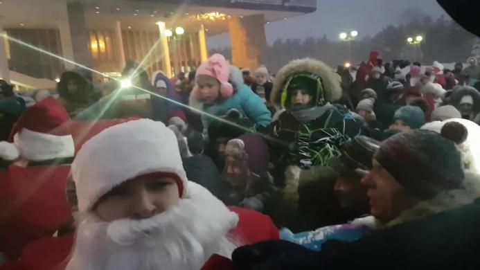 Давка из-за бесплатной Coca-Cola в Уфе Давка из-за бесплатной Coca-Cola в Уфе