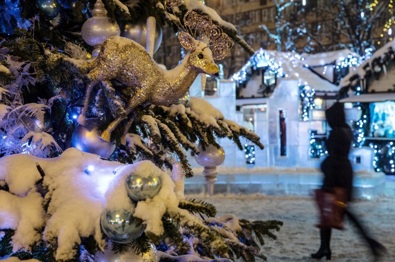  Фестиваль "Путешествие в Рождество" в Москве, Россия  елочные игрушки, елочные украшения