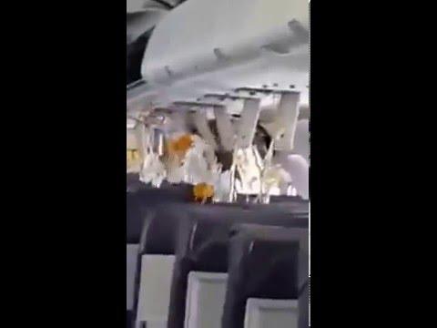 Пассажиры A321 в Сомали сняли на видео полет с дырой в обшивке лайнера Пассажиры A321 в Сомали сняли на видео полет с дырой в обшивке лайнера
