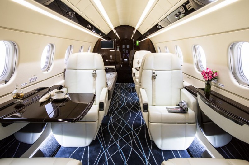 Новая игрушка Джеки Чана — личный самолет за 20 млн. долларов джеки чан, самолет