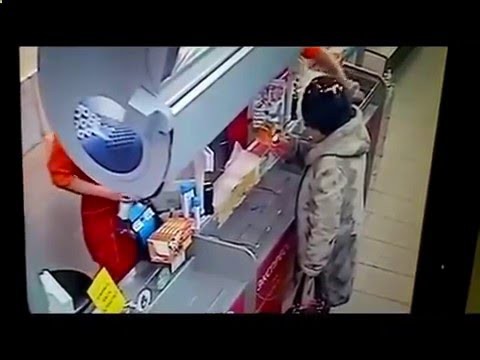 Пенсионерка подожгла себя в супермаркете Пенсионерка подожгла себя в супермаркете