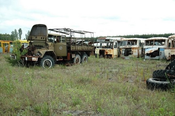 Куда исчезла радиоактивная техника из Чернобыля кладбище техники, украина, чаэс