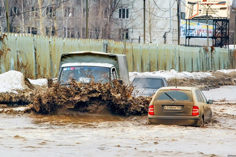 Машина-амфибия только в России, только весной) весна, прикол
