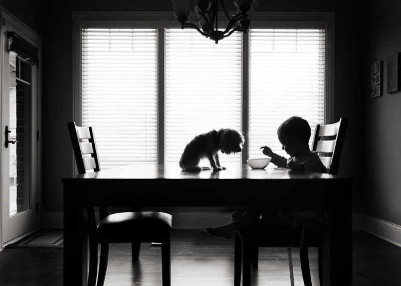 3. Клуб "Завтрак". Фотограф: Karen Osdieck, США (1-е место в номинации "Силуэт", 1 этап) дети, конкурс, фотография, ч/б