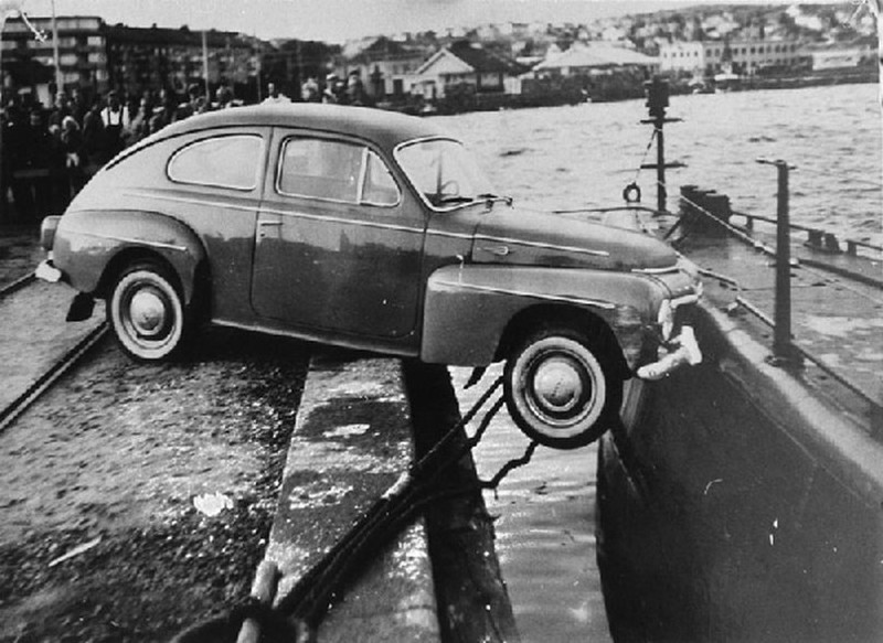  Автомобиль столкнулся с подводной лодкой. Швеция, 1961 г. исторические фотографии, история, факты, фото