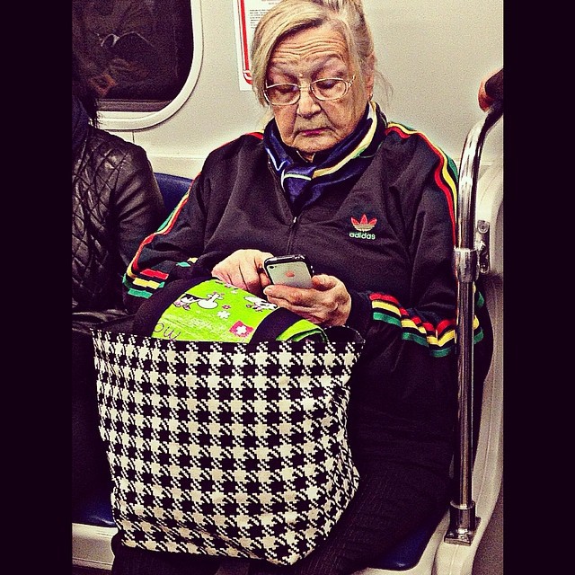 Бабушка растамана в киевском метро киев, москва, прикол, россия, украина