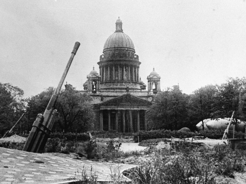 10 июля 1942 года войска фашистской Германии вошли в Ленинград. Именно с этой даты началась великая блокада Ленинграда 1944, Блокада Ленинграда, Великая Отечественная Война, подвиг
