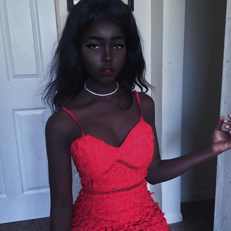  Modern Lolita with jet black skin color and unusual appearance conquers instagram Instagram, appearance
