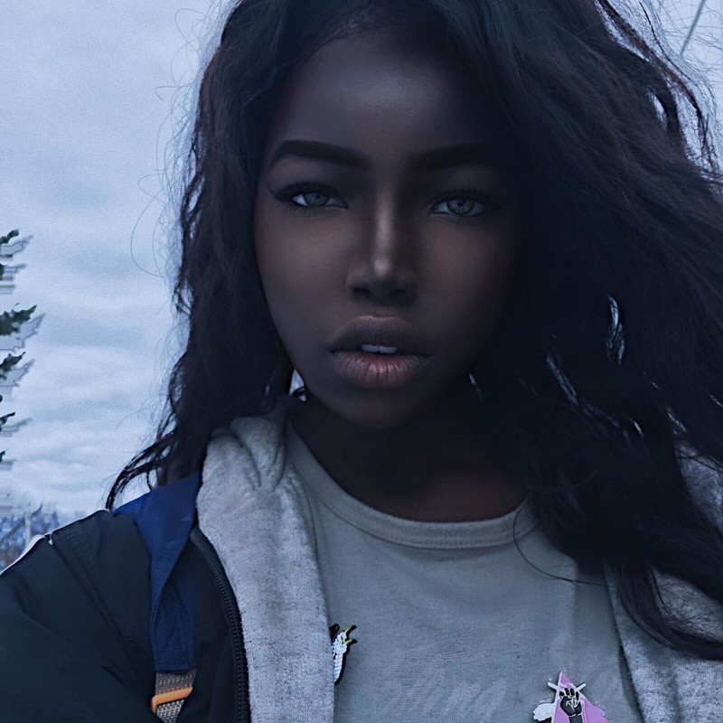  Modern Lolita with jet black skin color and unusual appearance conquers instagram Instagram, appearance