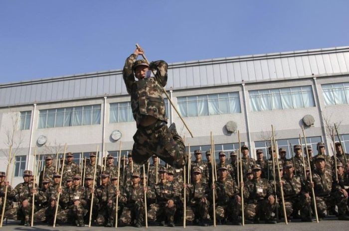 http://cdn.fishki.net/upload/post/2017/02/21/2224227/1-1475001423-chinese-soldiers-02.jpg
