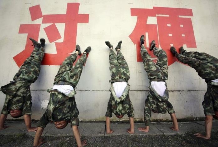 http://cdn.fishki.net/upload/post/2017/02/21/2224227/1-1475001427-chinese-soldiers-03.jpg