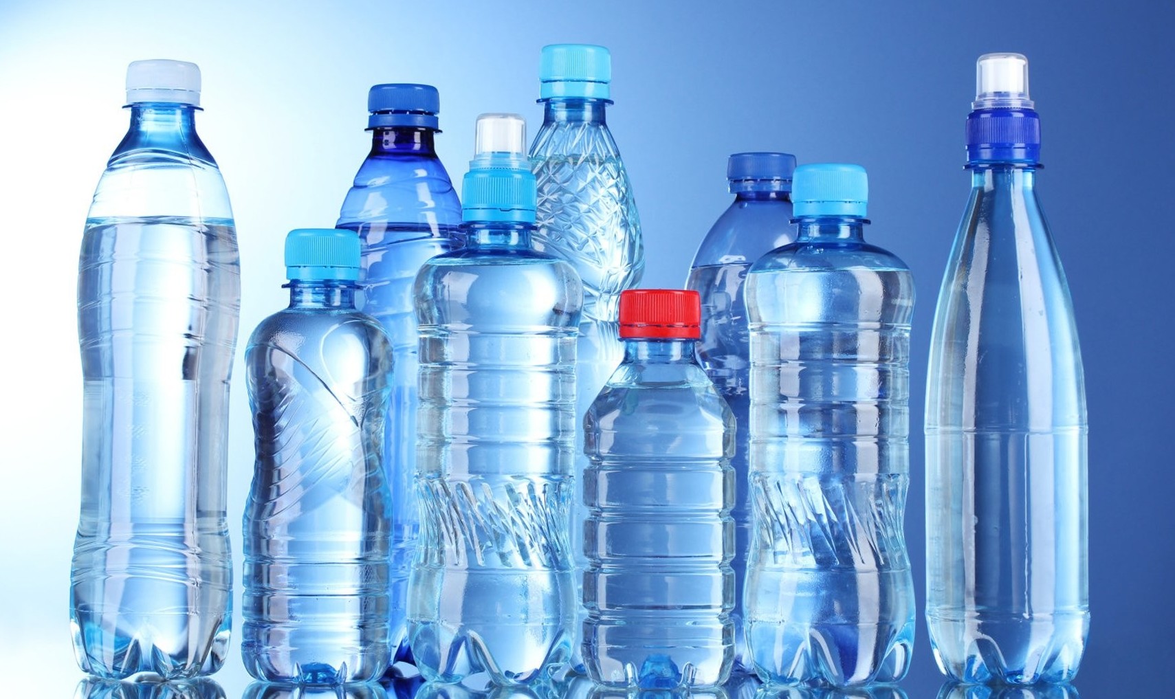 Вот почему нельзя повторно использовать пластиковую бутылку для воды, даже если вы ее помыли. Жуть! интересно, история, пластик опасен, факты