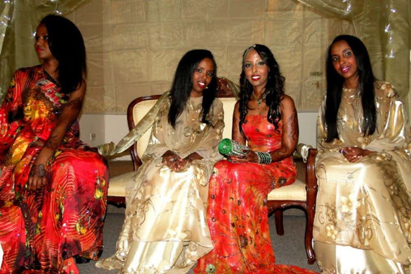 Среди подруг африка, обычаи, первая брачная ночь, свадьба, традиции