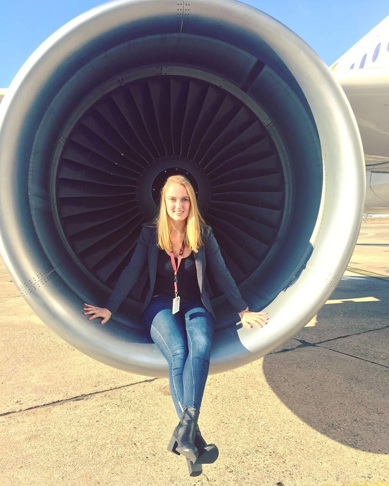 Она летает на Boeing 717 Instagram, девушка, небо, пилот, самолет