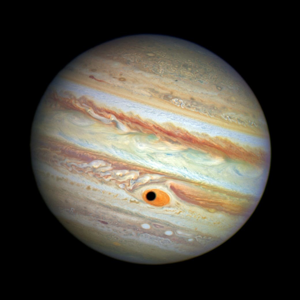 Большое Красное пятно Юпитера - сильный шторм, который достаточно велик, чтобы поглотить планету в два или три раза больше Земли hubble, космические объекты, космос, хаббл