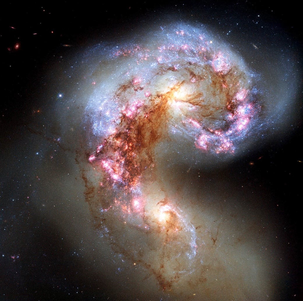 "Антенны" (NGC 4038 и NGC 4039) - пара взаимодействующих галактик в созвездии Ворон hubble, космические объекты, космос, хаббл