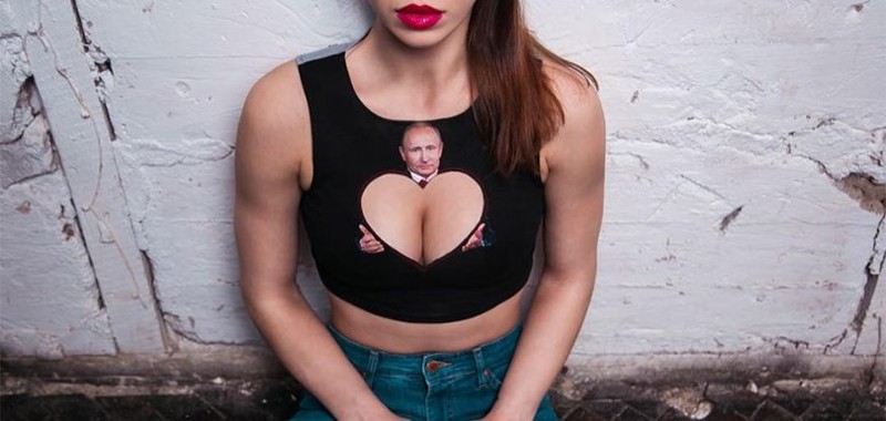 Путин и женская грудь — новый тип футболок с президентом России для девушек путин, футболка