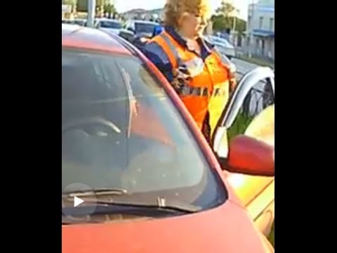 Пешеход проучил нарушительницу ПДД Пешеход проучил нарушительницу ПДД