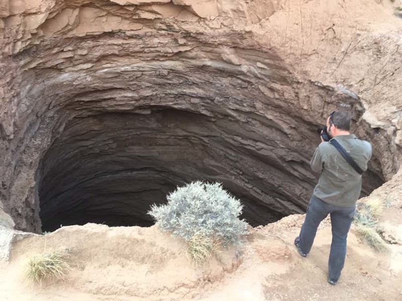 Гипсовая пещера в Юте геология, карстовая воронка, карстовый провал, нерукотворные пропасти, подземные воды, почва, природа, природная катастрофа