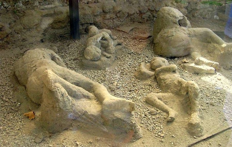 Этот житель Помпеи стал интернет-знаменитостью - нетрудно догадаться, почему! археология, везувий, жертвы Везувия, извержение, история, неприличная находка, погибшие, помпеи