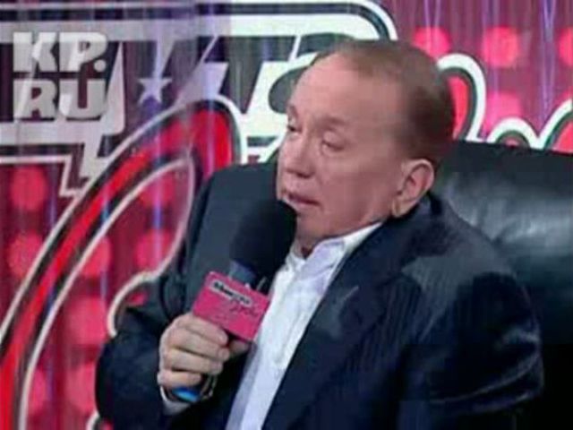 Муж с другом трахают жену - русское домашнее видео Частное