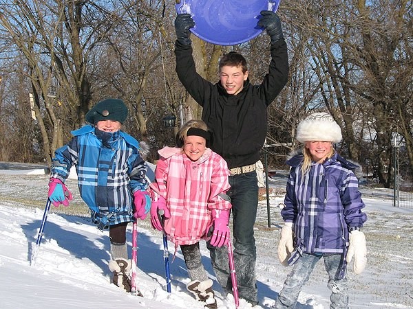 От этих тройняшек отказались родители. вот, что случилось с ними 14 лет спустя От этих тройняшек отказались родители. вот, что случилось с ними 14 лет спустя дети, история, сиамские близнецы