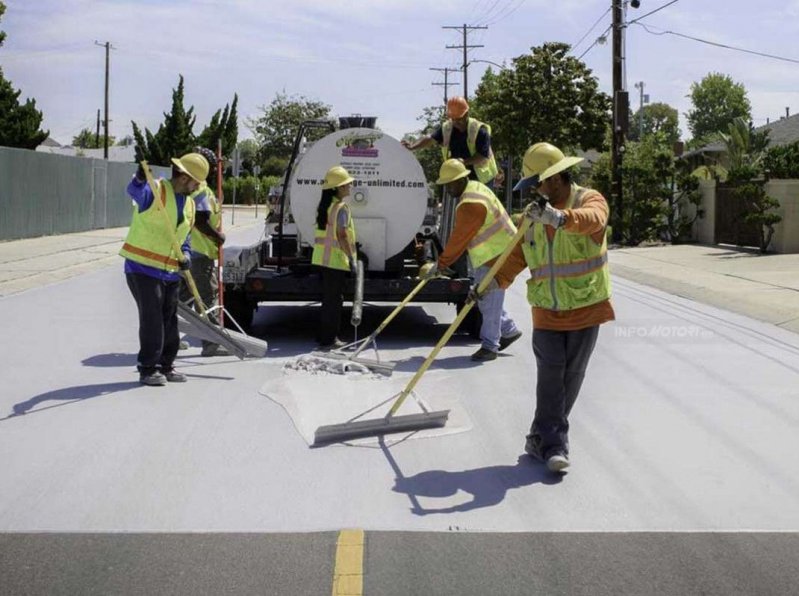 Los Angeles - biały asfalt. Los Angeles - white asphalt.