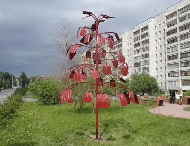 Дерево из лопат  Скульптуры, интересное, памятники, прикол, россия, фото