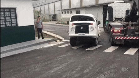 d32a88e8775f6750e7980f5984d4eda8.gif