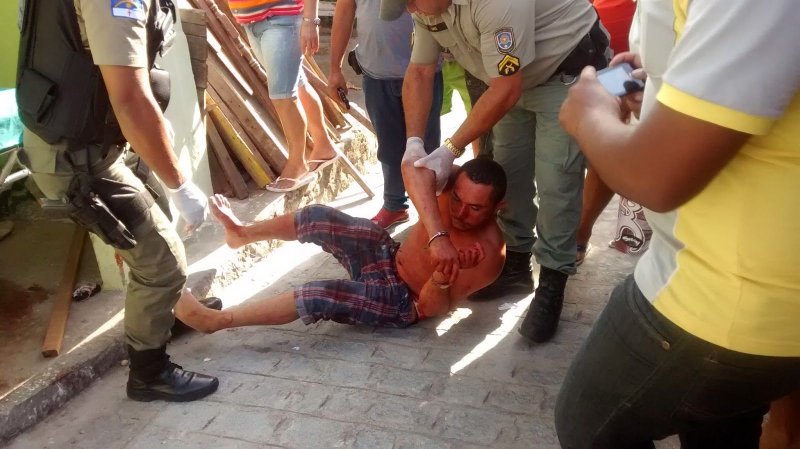 Парень зарезал свою подружку во время пьяной ссоры Парень зарезал свою подружку во время пьяной ссоры