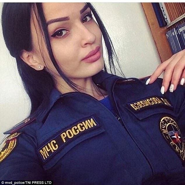 Секс с девушкой полицейской 35 фото