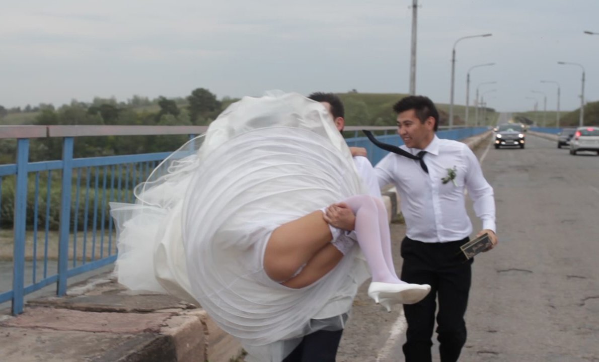 Незнакомец изнасиловал невесту перед ее свадьбой