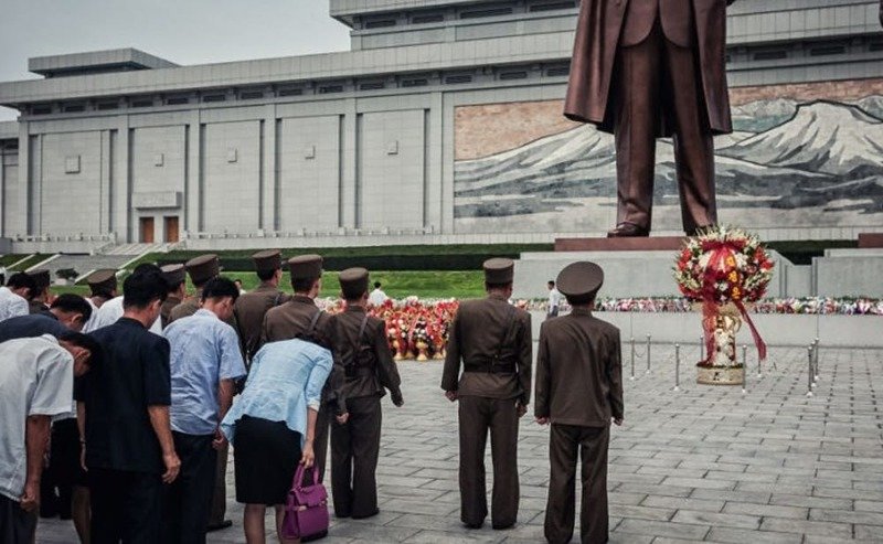 2. Люди поклоняются государственным вождям Северокорейские, корейцы, корея, на самом деле, правда жизни, редкие фотографии, северная корея