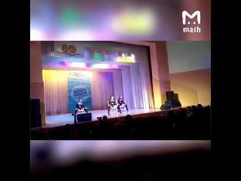 Не хватает талантов, кроме как раздвигать ноги и трясти задом Не хватает талантов, кроме как раздвигать ноги и трясти задом